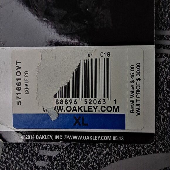 Oakley Mens Athletic Top NWT - Picture 9 of 9